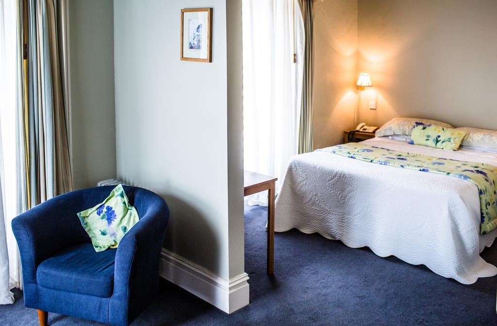 Byrnes Wine Dine Stay Енистимон Стая снимка