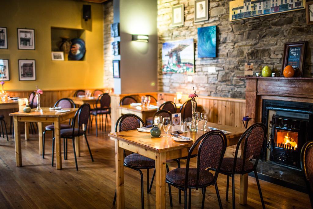 Byrnes Wine Dine Stay Енистимон Екстериор снимка