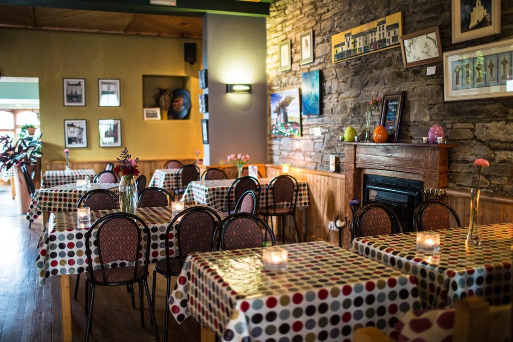 Byrnes Wine Dine Stay Енистимон Екстериор снимка